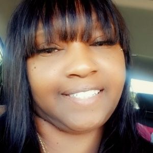 Meet your Posher, Raecelle